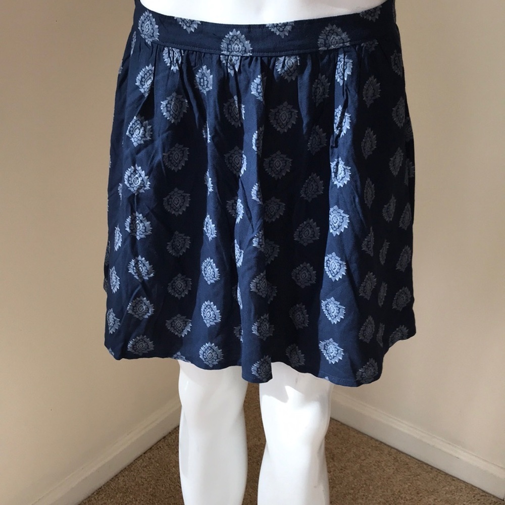 NWT! LUCKY BRAND dark grey Size S Printed skirt